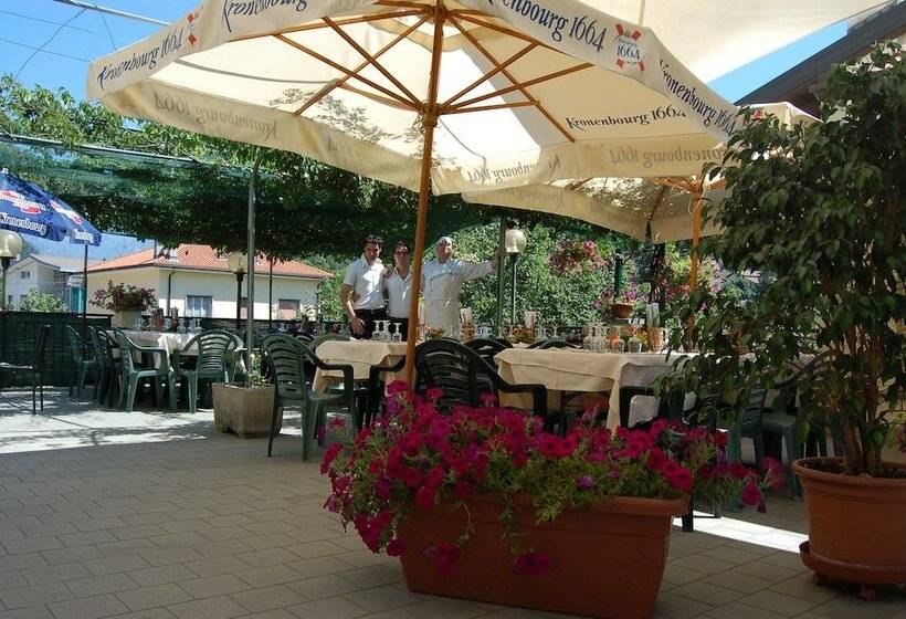 בית מלון כפרי Albergo Sala