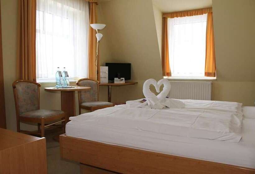 ホテル Am Berg Oybin Garni