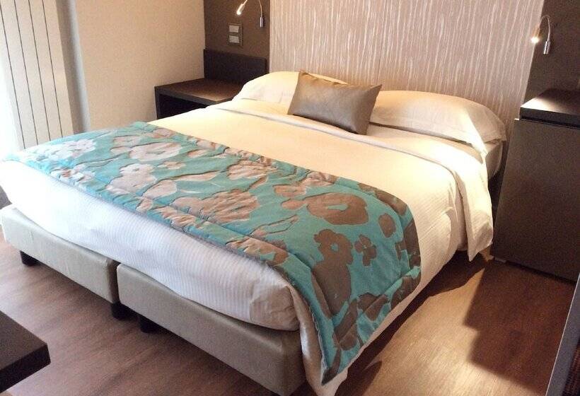 호텔 Ariston & Apartments