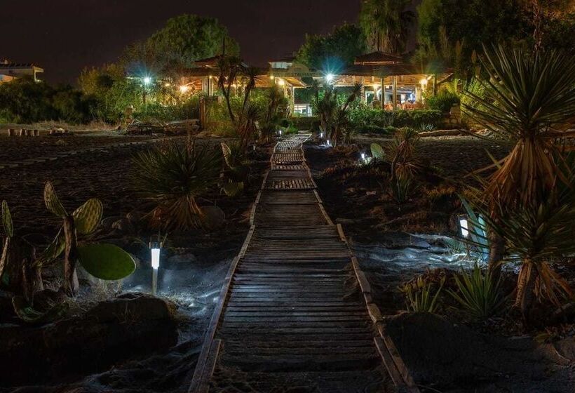 Отель As Queen Beach