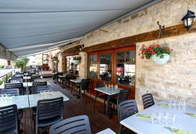 فندق Logis Auberge De La Fontaine