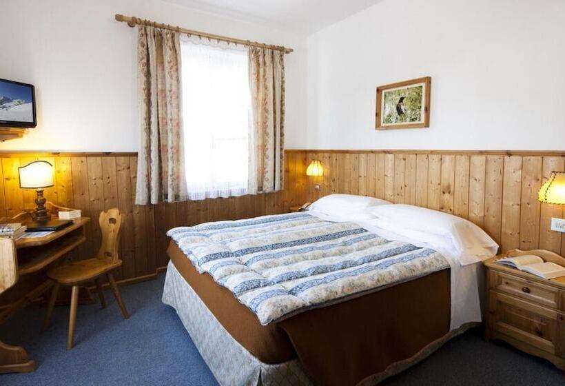 Отель Bellaria Cortina D Ampezzo