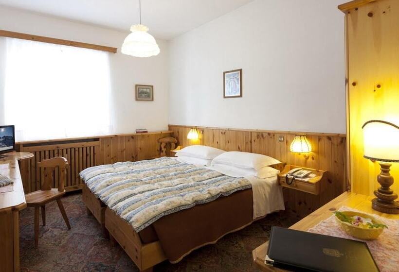 Отель Bellaria Cortina D Ampezzo