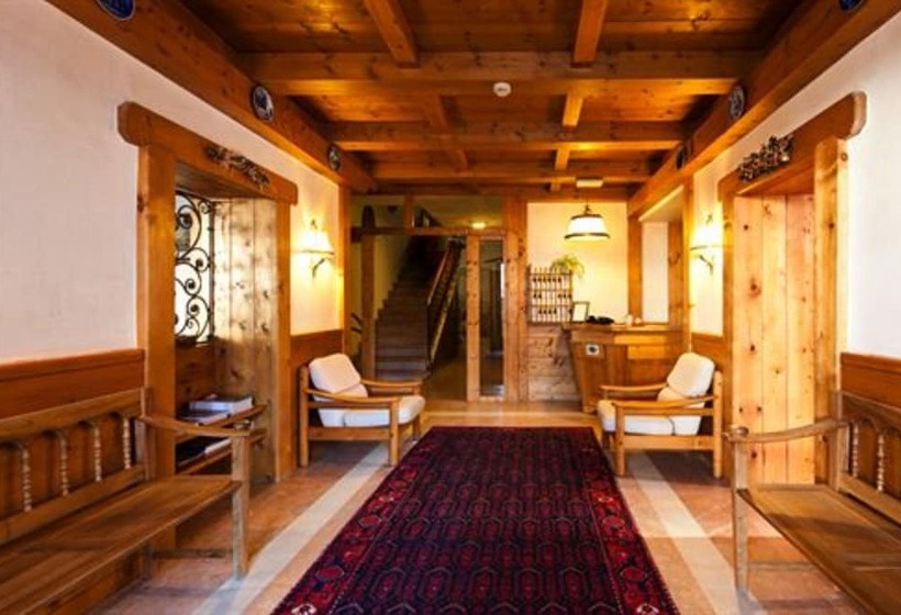 Отель Bellaria Cortina D Ampezzo