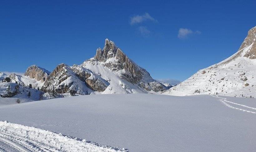 Отель Bellaria Cortina D Ampezzo