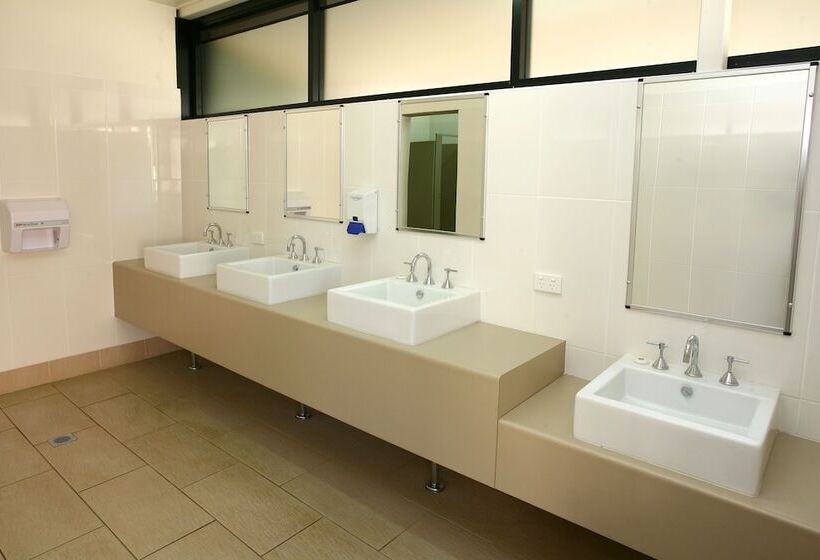 בית מלון כפרי Brisbane Holiday Village