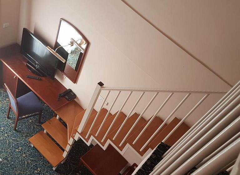 هتل Cateski Dvorec