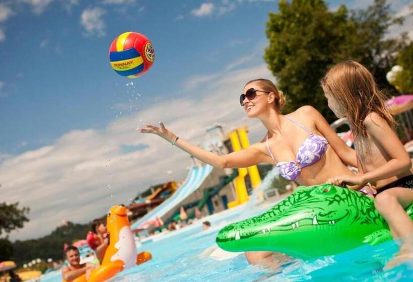 هتل Cateski Dvorec