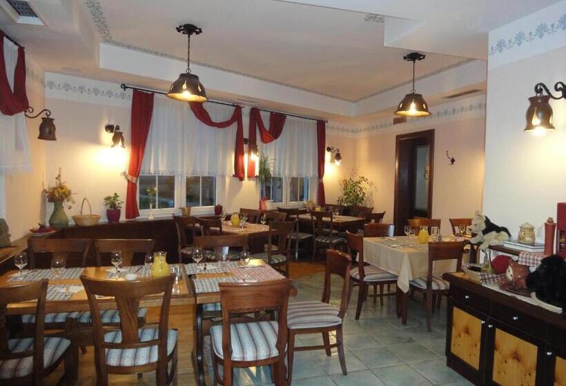 هتل Cateski Dvorec