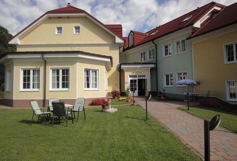 هتل Cateski Dvorec