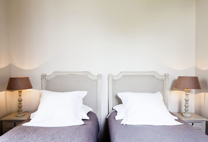 فندق Château Les Carrasses