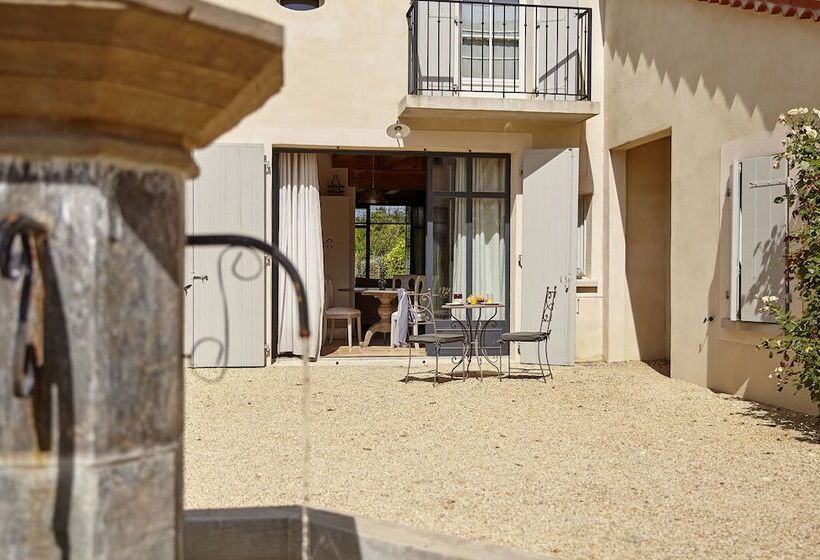 فندق Château Les Carrasses