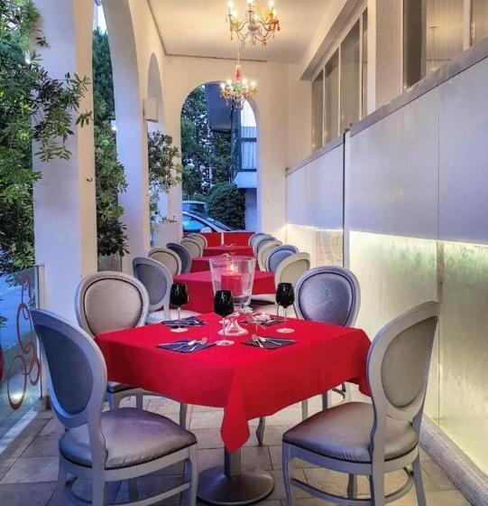 Отель Coelho Beach