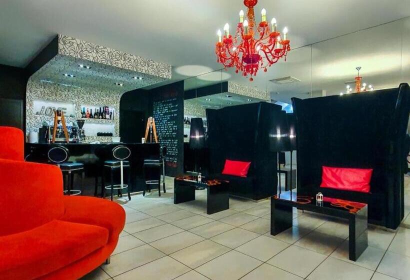 Отель Coelho Beach