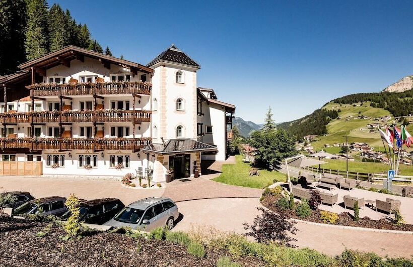 Отель Continental Dolomites