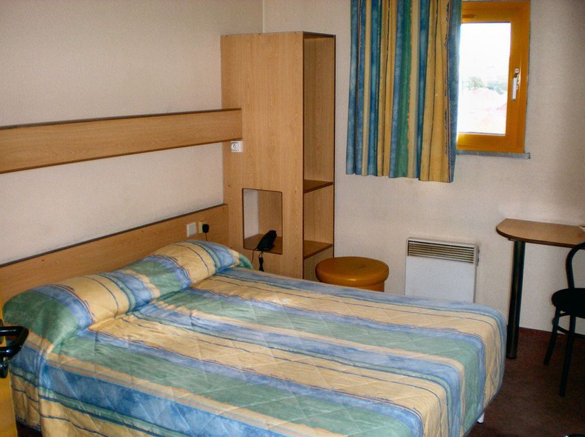 호텔 De La Basse Sambre