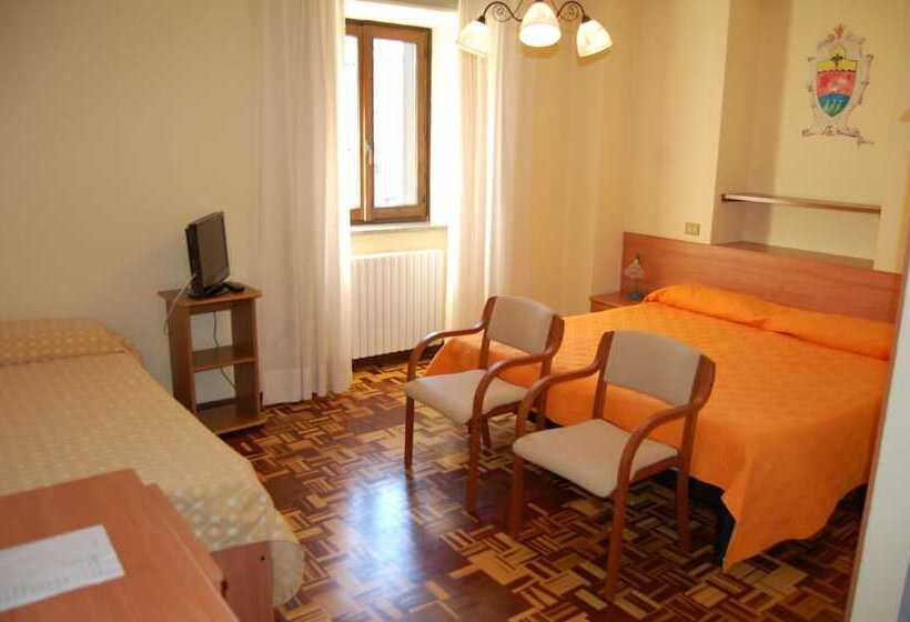 בית מלון כפרי Delle Alpi