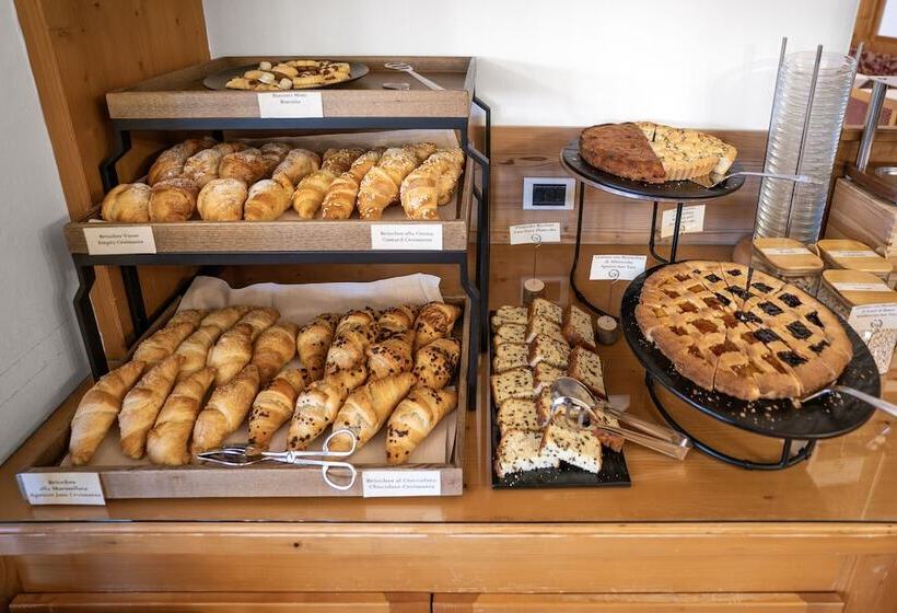 Отель Des Alpes