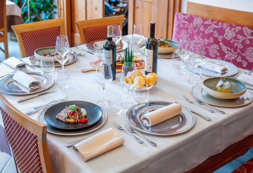 Отель Des Alpes