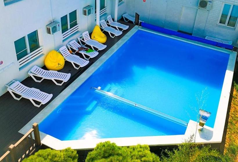 هتل Divniy Mir Edem