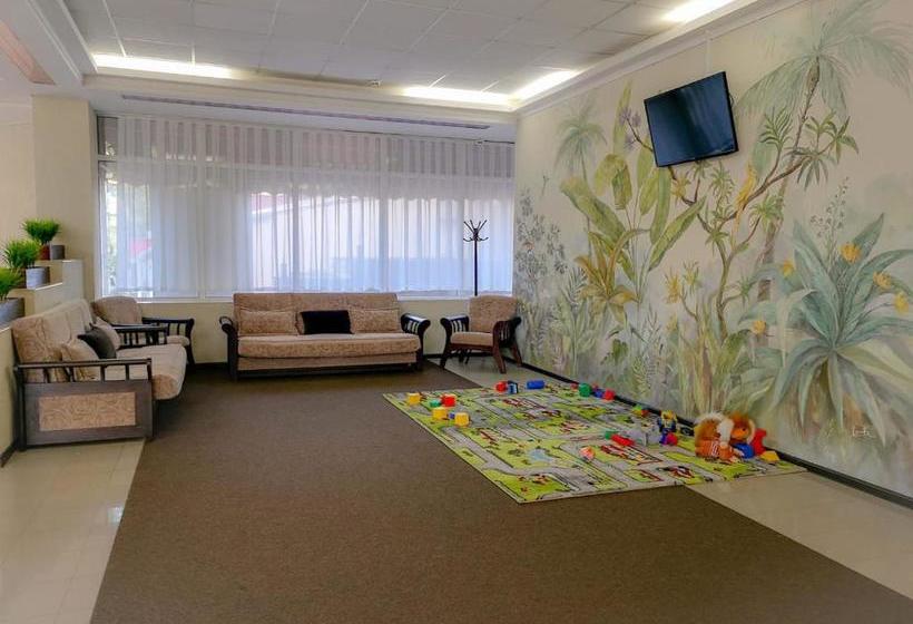 هتل Divniy Mir Edem