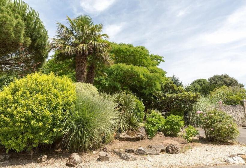 فندق Domaine Le Martinet, The Originals Relais