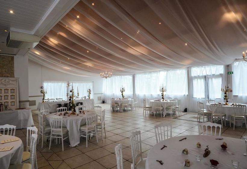 בית מלון כפרי Domaine Des Cedres  , Gites Et Insolites