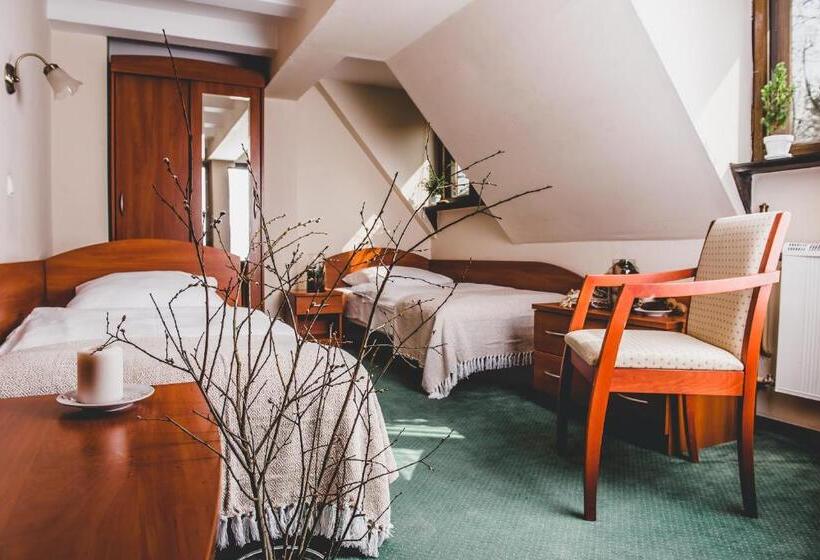 בית מלון כפרי Dworek Karłów