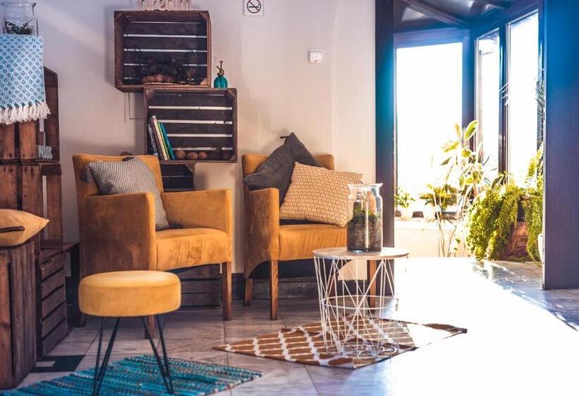 בית מלון כפרי Dworek Karłów