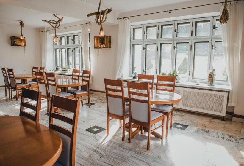 בית מלון כפרי Dworek Karłów