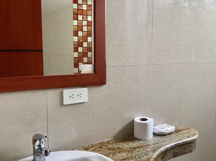 호텔 Es En Guayaquil   Suites Guayaquil Cerca Del Aeropuerto