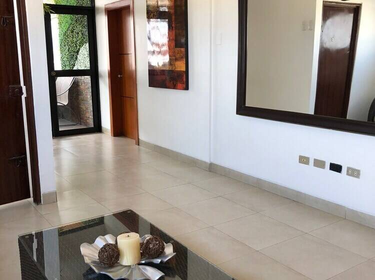 호텔 Es En Guayaquil   Suites Guayaquil Cerca Del Aeropuerto