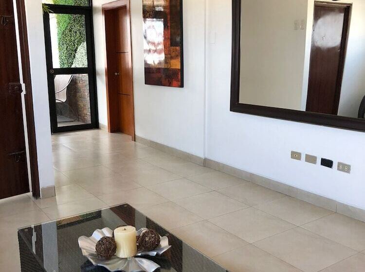 호텔 Es En Guayaquil   Suites Guayaquil Cerca Del Aeropuerto
