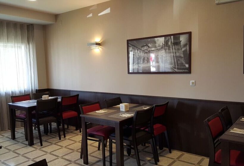 Отель Feira Pedra Bela