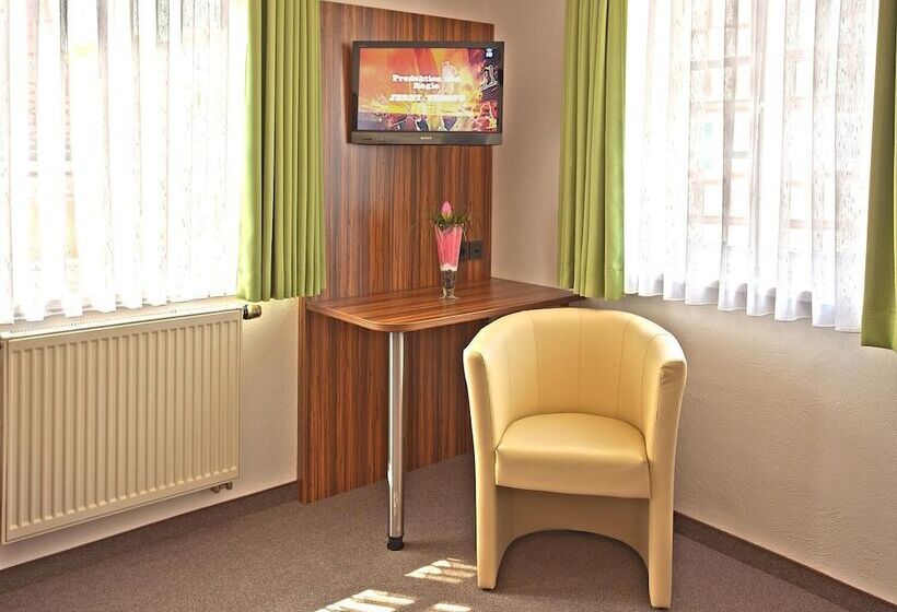 ホテル Garni Goldene Traube