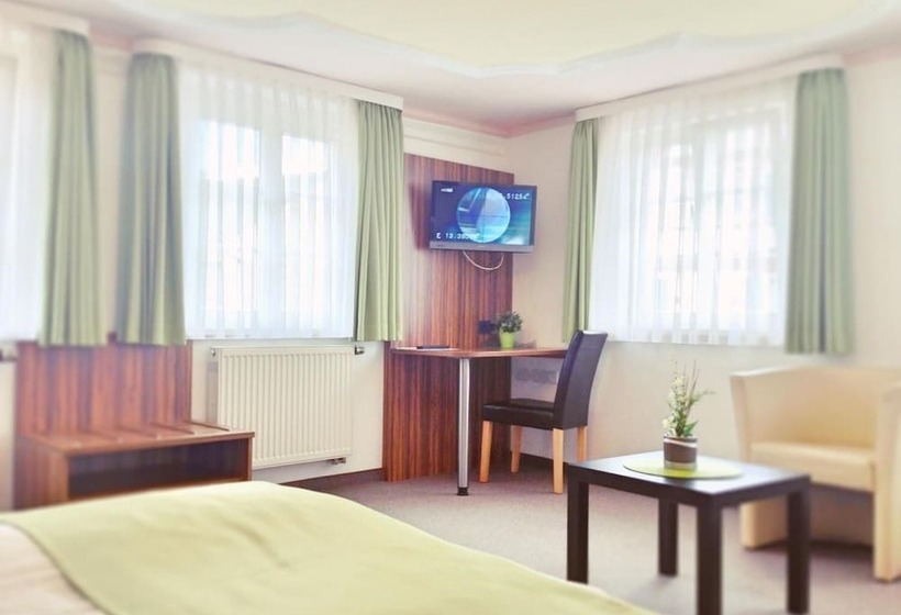 בית מלון כפרי Garni Goldene Traube