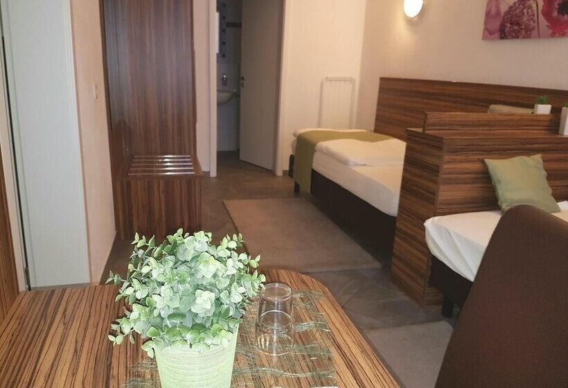 ホテル Garni Goldene Traube