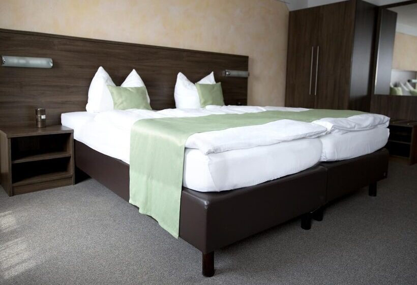 ホテル Garni Goldene Traube