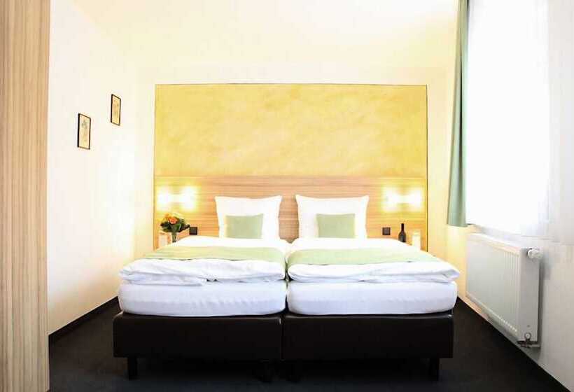 ホテル Garni Goldene Traube