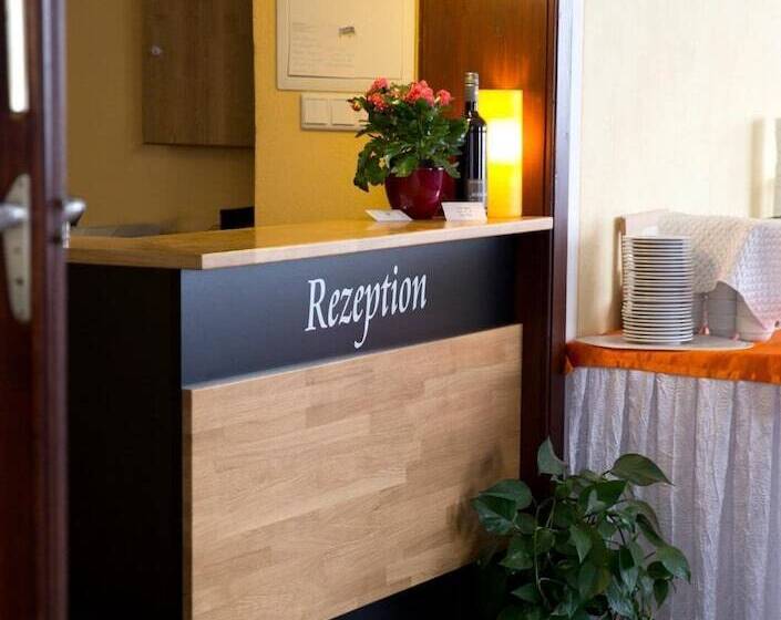 ホテル Garni Goldene Traube