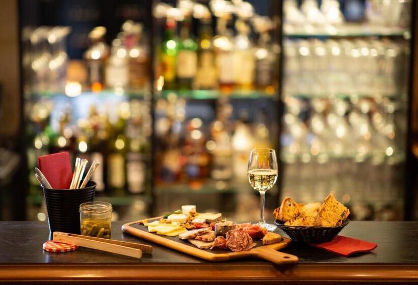 فندق Hôtel Confort Le Moulin Rouge