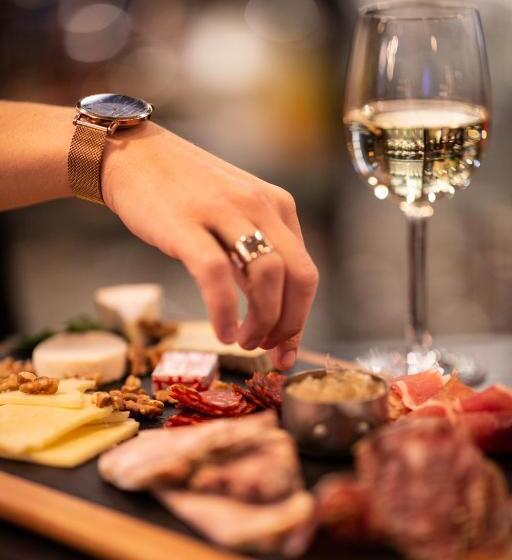 فندق Hôtel Confort Le Moulin Rouge