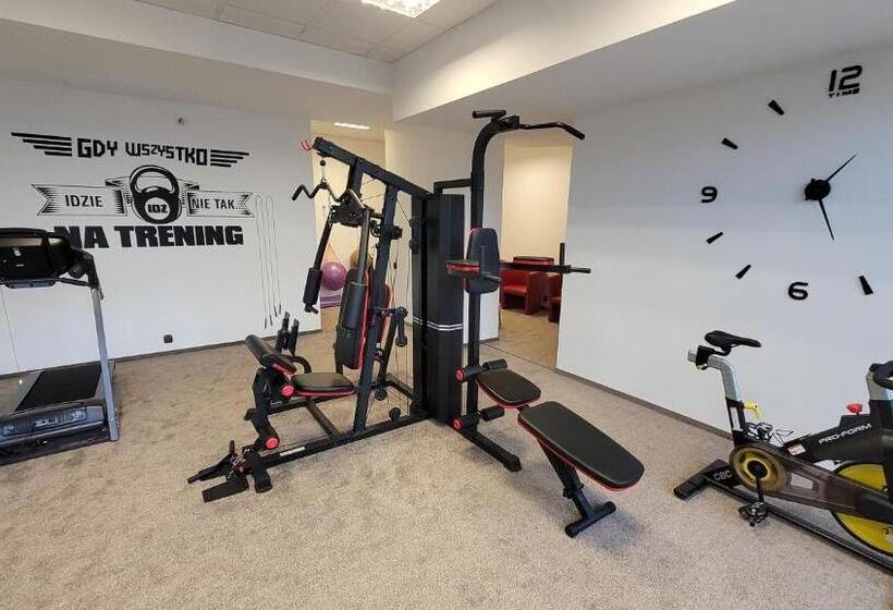 Отель Gromada Pila