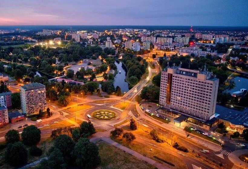 Отель Gromada Pila