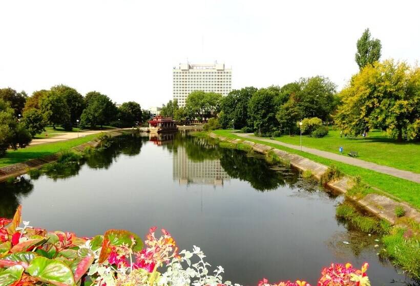 Отель Gromada Pila