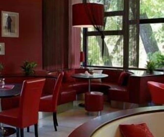 Отель Gromada Pila