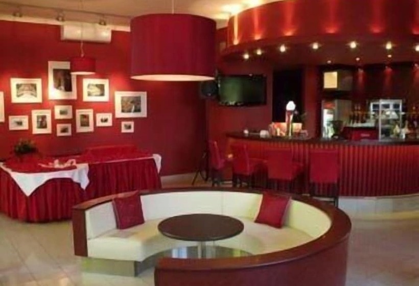 Отель Gromada Pila