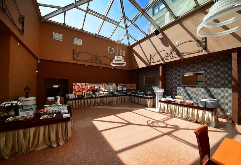 Отель Gromada Pila