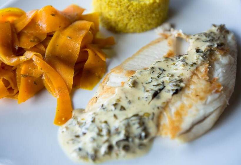 هتل Hamadryade Lodge