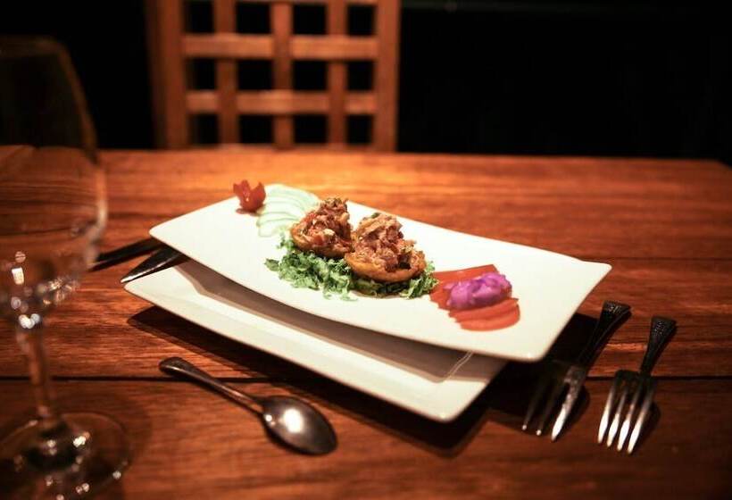 هتل Hamadryade Lodge